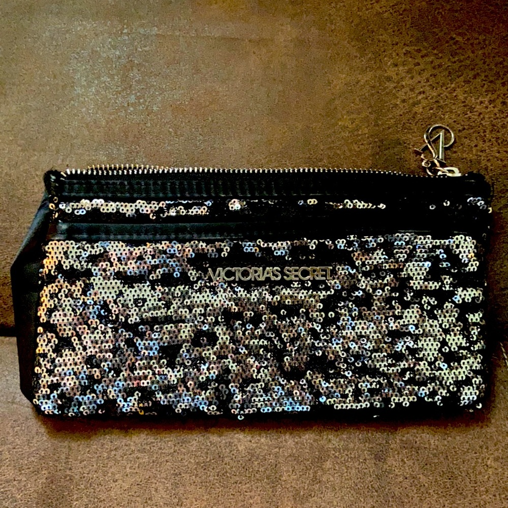 Sequenced make up bag/small clutch